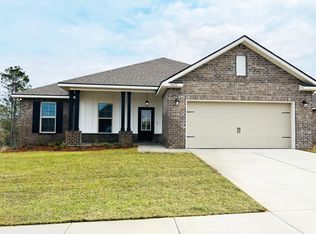 4625 Jayhawk Dr, Crestview, FL 32539