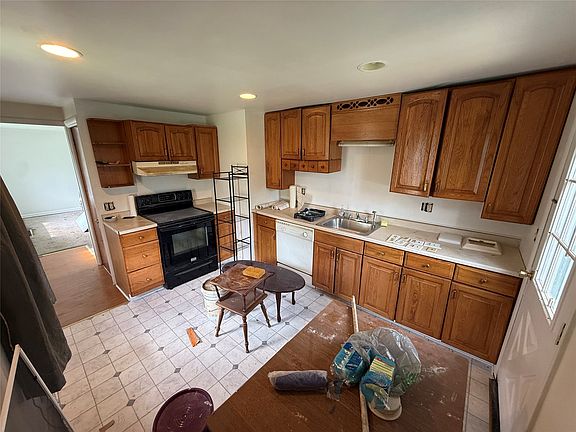 4th image of 4916 W Ridge Rd