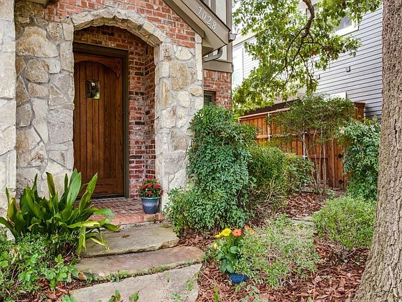 3rd image of 7028 Coronado Ave