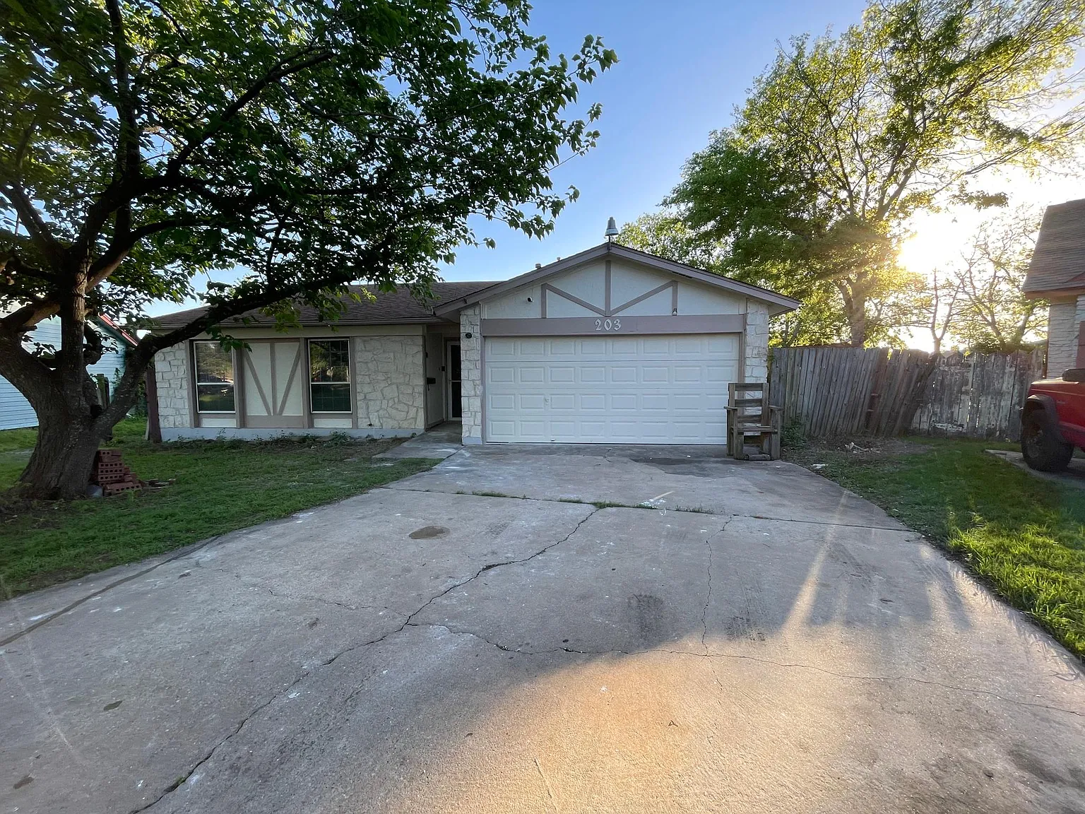 3 bed, 1295 sqft, $2,195 — Photo 3