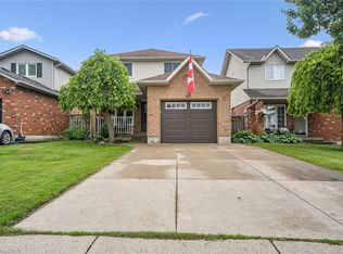 817 Acadia Dr, Hamilton, ON L8W 3V5