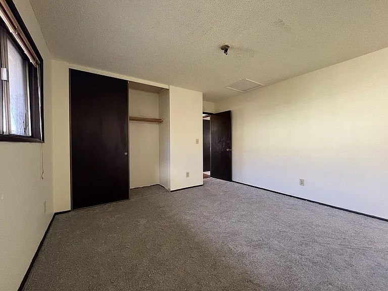 4660 NE Lombard St — Photo 26
