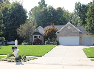 8400 Ashton Ct, Mentor, OH 44060
