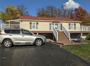 223 Oglevee Ln, Connellsville, PA 15425