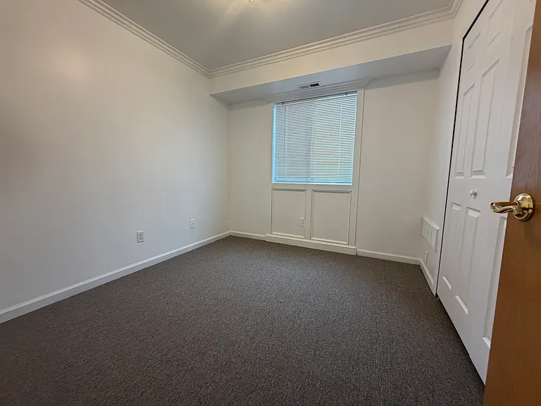 43284 Mound Rd #27 — Photo 9