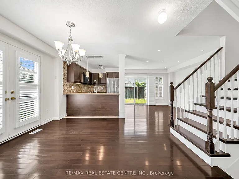 4215 Cole Cres — Photo 17
