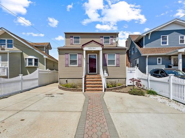 55 West Avenue, Lawrence, NY 11559