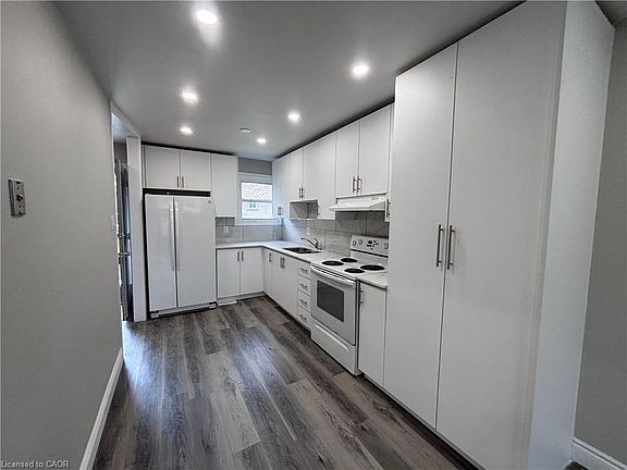 5th image of 153 Limeridge Rd W #4