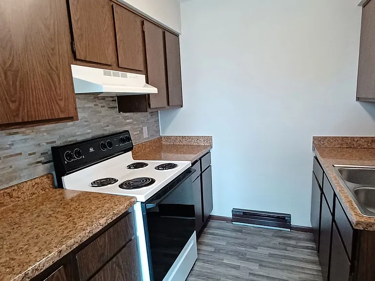 Sanlor Apartments — Photo 2
