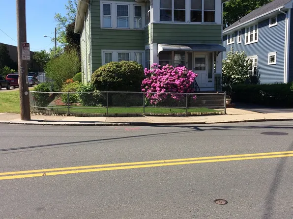 49 Webster St, Medford, MA 02155