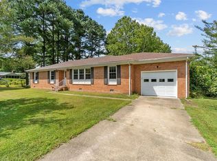 16 Crescent Dr, Franklin, VA 23851