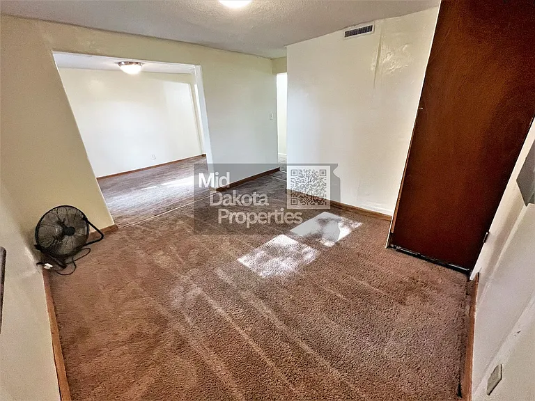 504 W 2nd Ave — Photo 4