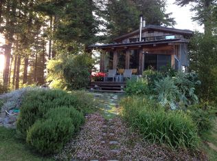 7033 Worthington Dr, Eureka, CA 95503