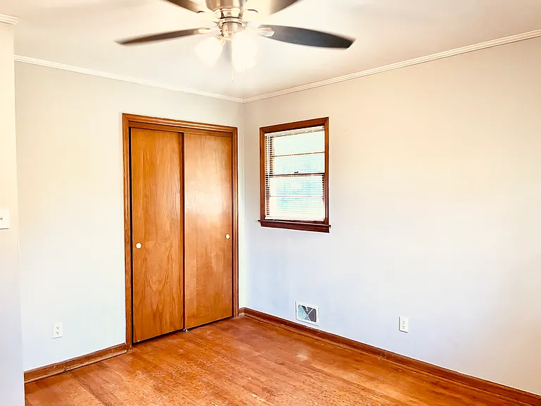 2417 Alandale Dr — Photo 34