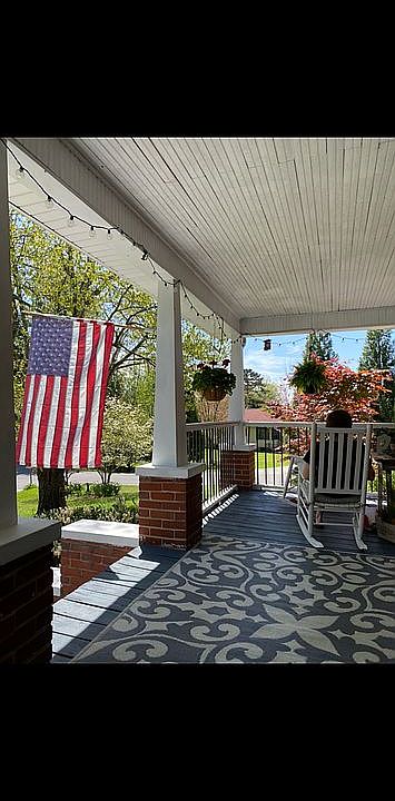 2nd image of 1201 Woodlawn Ave