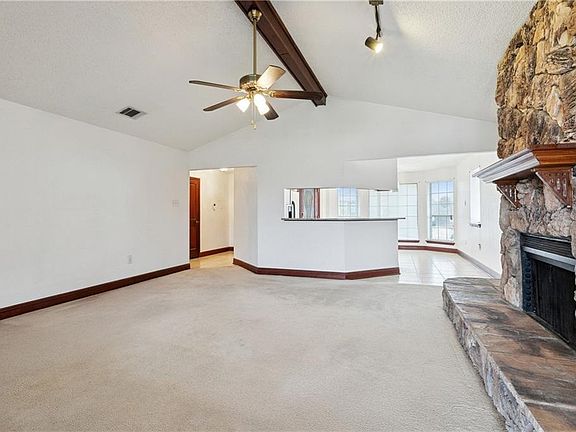 4th image of 11101 Woodvine Ln