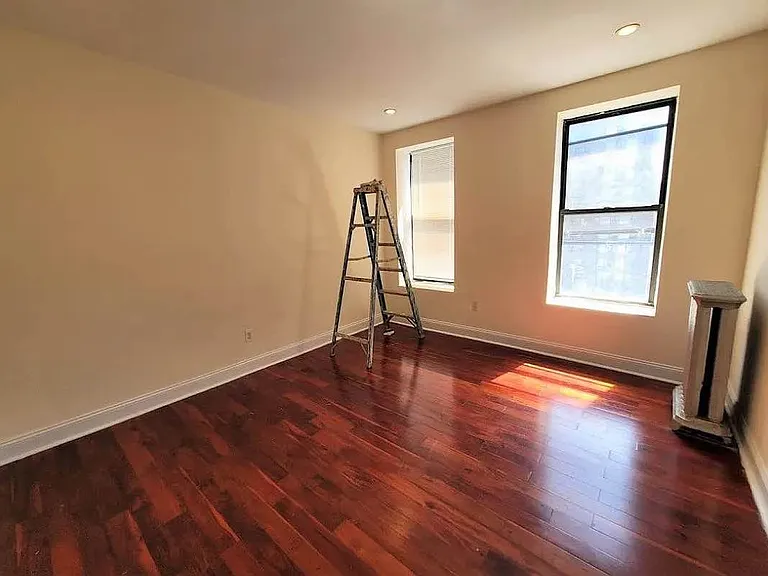 121 W 104th St #5V — Photo 1
