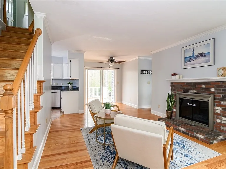 20 Eastleigh Ln — Photo 2