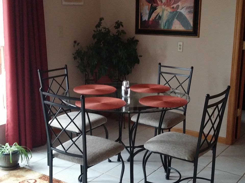 Condit kitchen nook
