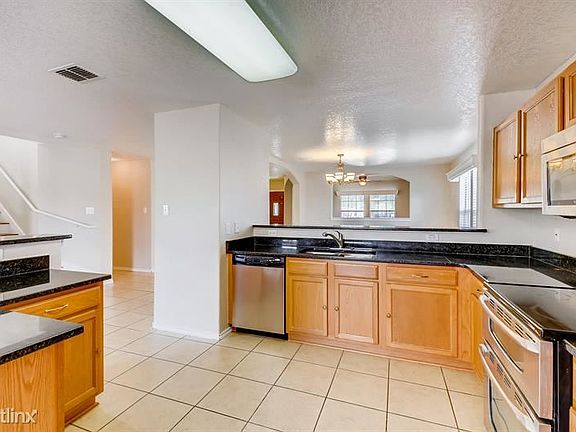 3rd image of 141 Gatewood Fls