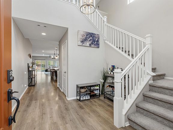 3rd image of 536 Ventasso Way