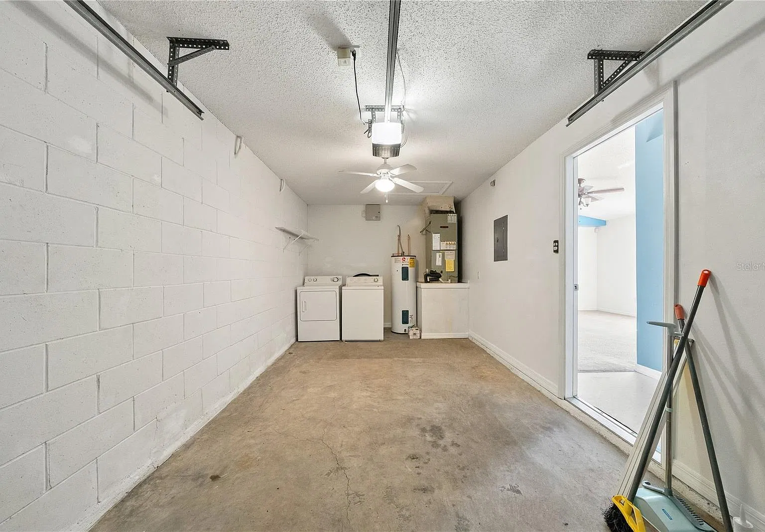 3 bed, 2.0 bath, 1075 sqft, $2,500 — Photo 4