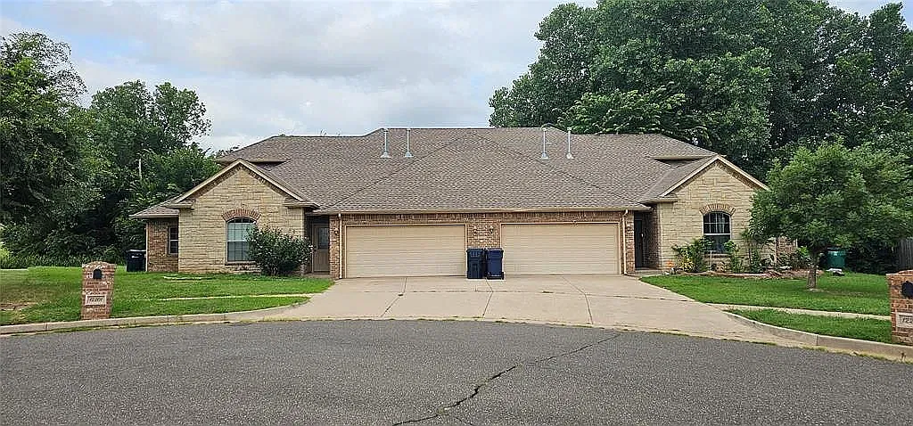 3 bed, 1600 sqft, $1,700 — Photo 1