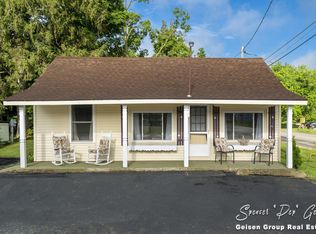 4997 N Whites Bridge Rd, Belding, MI 48809