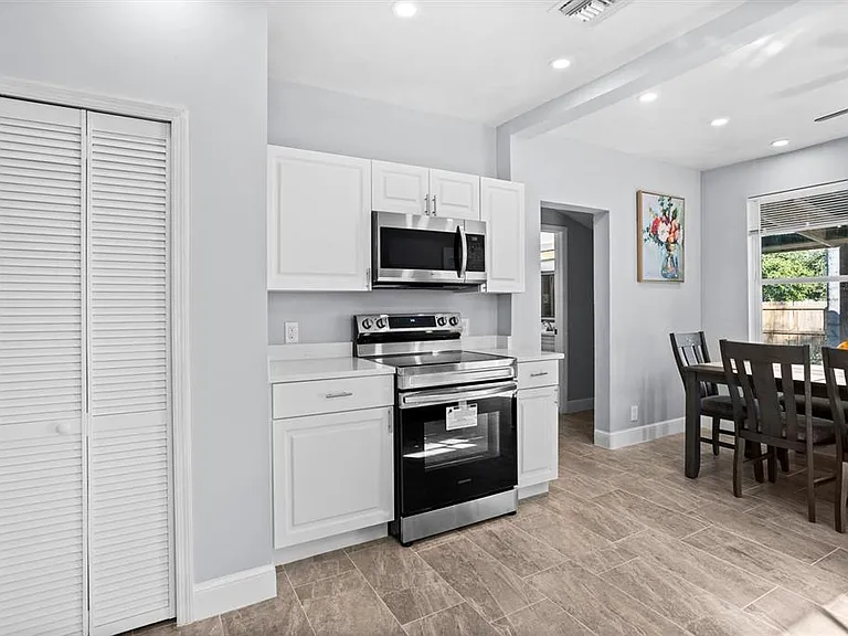 1571 S Myrtle Ave — Photo 11