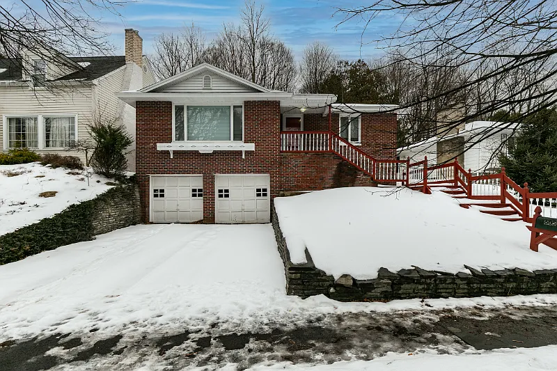 6 bed, 1822 sqft, $3,100 — Photo 1