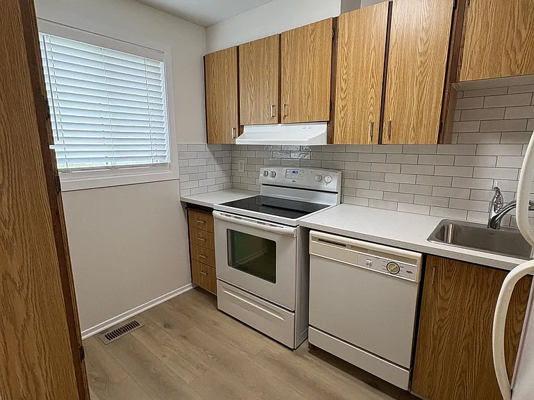 104 Valley Stream Dr #6 — Photo 10