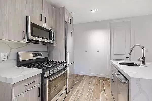 Rented by Oxford Property Group | media 6