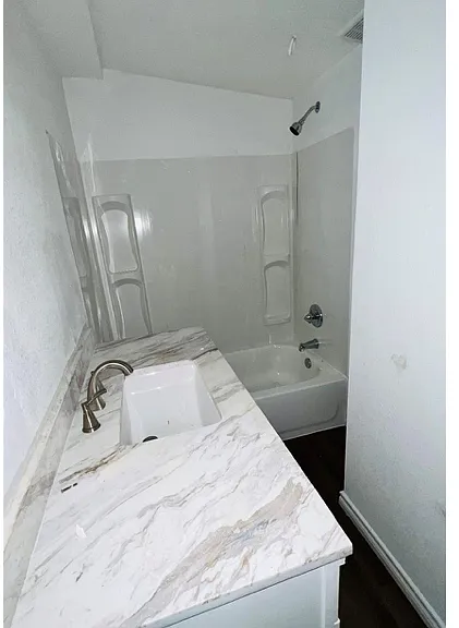 706 Rockdale Rd — Photo 8