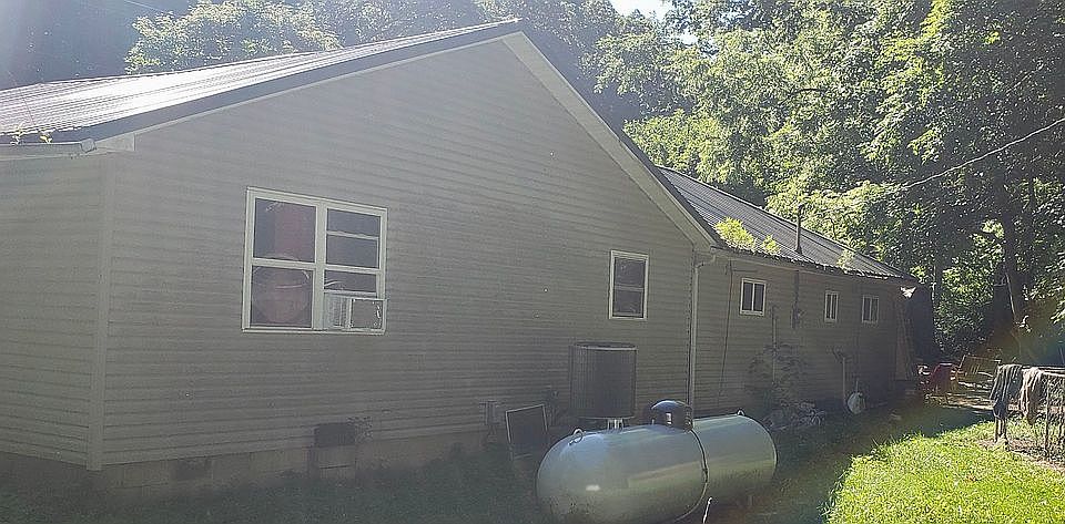 2nd image of 23661 Goose Creek Rd