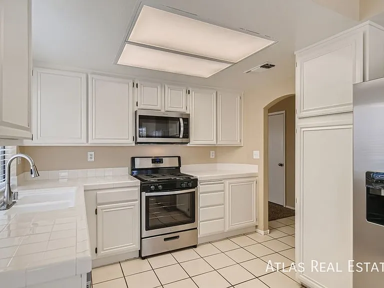 4405 Sandhorse Ct — Photo 7