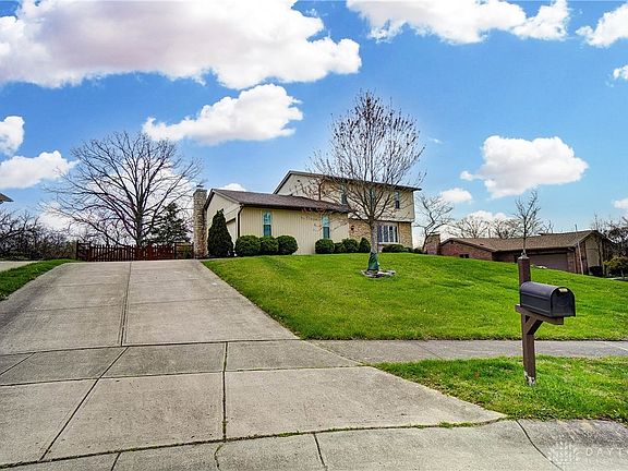 2nd image of 130 Farmington Dr
