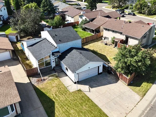 1768 48a St NW, Edmonton, AB T6L 2Y1
