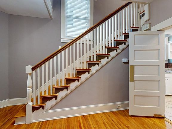 3rd image of 427 Avondale Dr