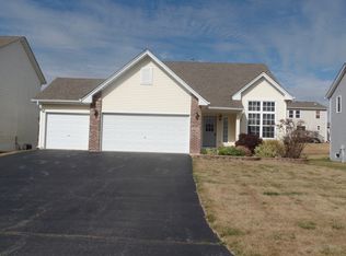 3090 Bauer Dr, Machesney Park, IL 61115
