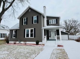 2311 Riverside Ave, Marinette, WI 54143