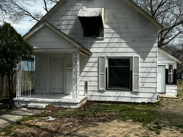 2816 Leahy St, Muskegon Heights, MI 49444