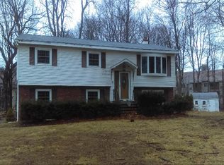 13 Stockton Ct, Clifton Park, NY 12065
