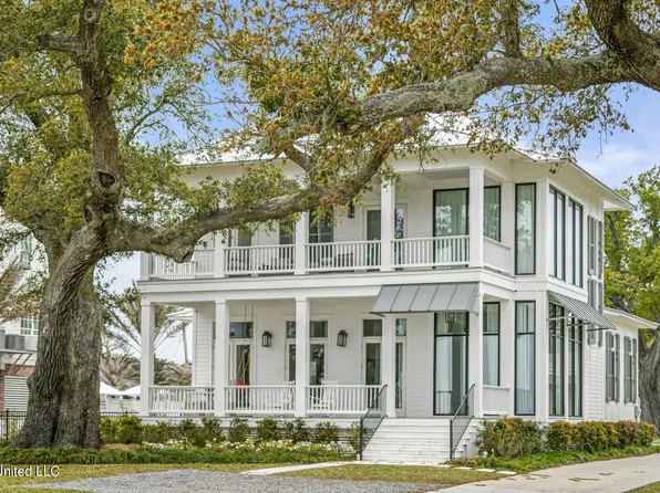 503 E Scenic Dr, Pass Christian, MS 39571