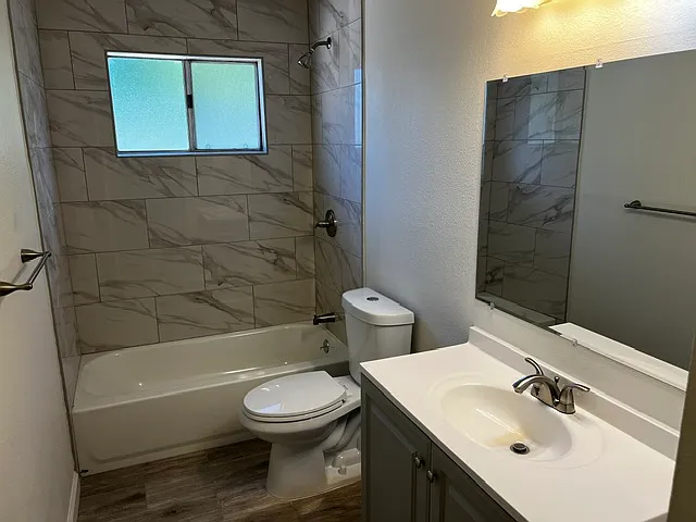 1107 W Athens Ave — Photo 9