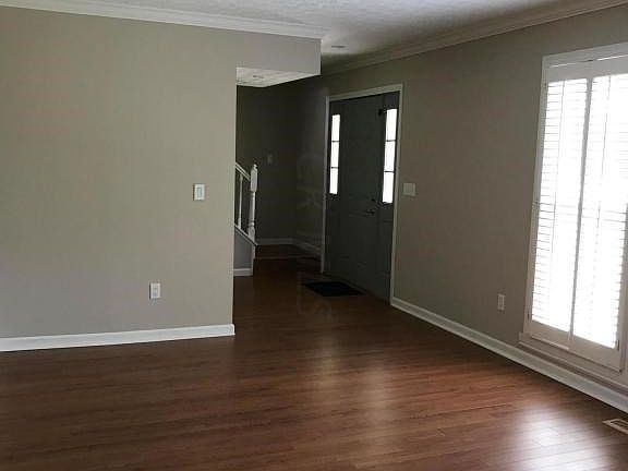 3rd image of 497 Hume Ct