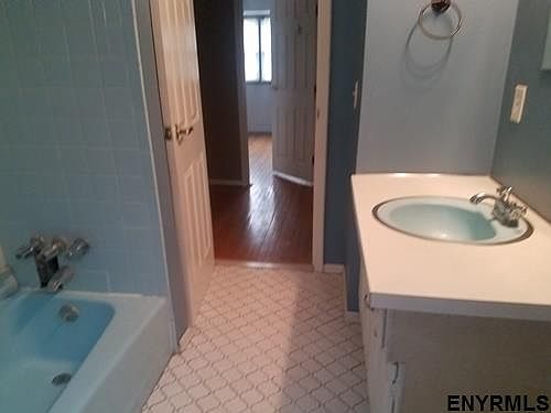 4th image of 22 Brickley Dr