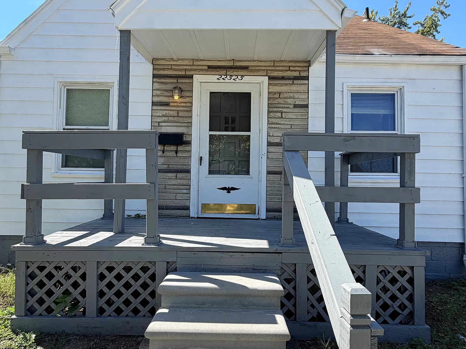 3 bed, 1080 sqft, $1,600 — Photo 2