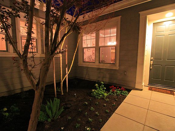 3rd image of 697 W Privado Way