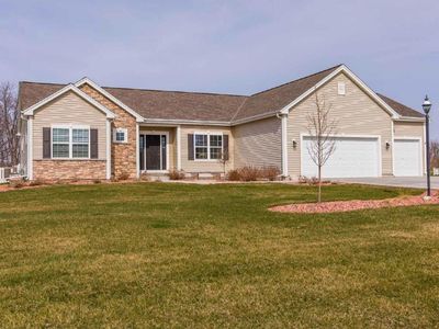 3739 Strawberry Glen Dr, Cedarburg, WI, 53012
