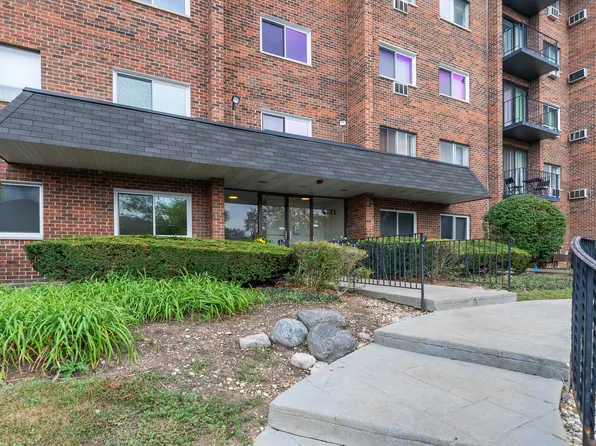 4711 Saint Joseph Creek Rd APT 4H, Lisle, IL 60532